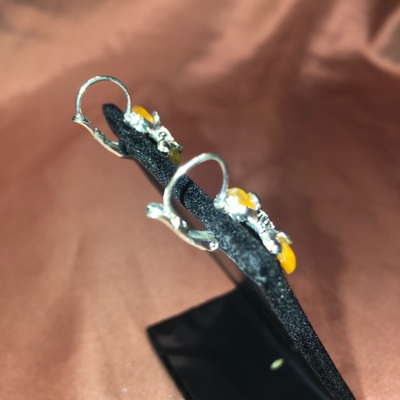 Vintage Yellow & Silver Cross Clasp Earrings - Picture 3 of 3